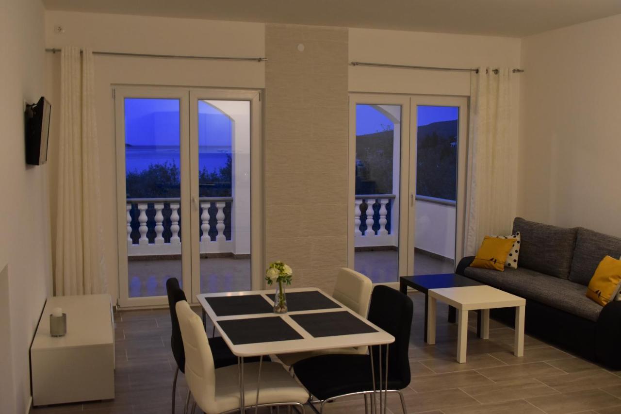 Family House Rebeka Apartment Ugljan Exterior photo