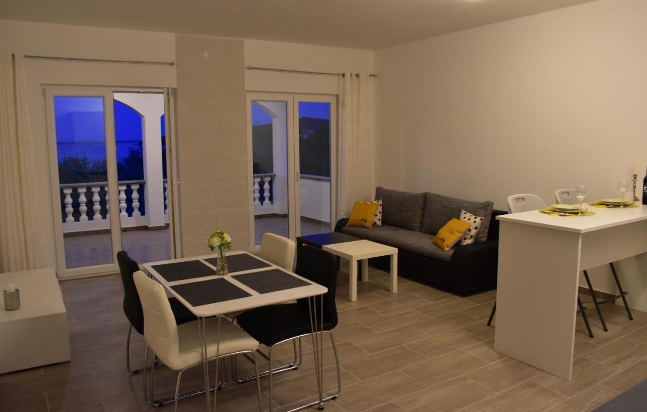 Family House Rebeka Apartment Ugljan Exterior photo
