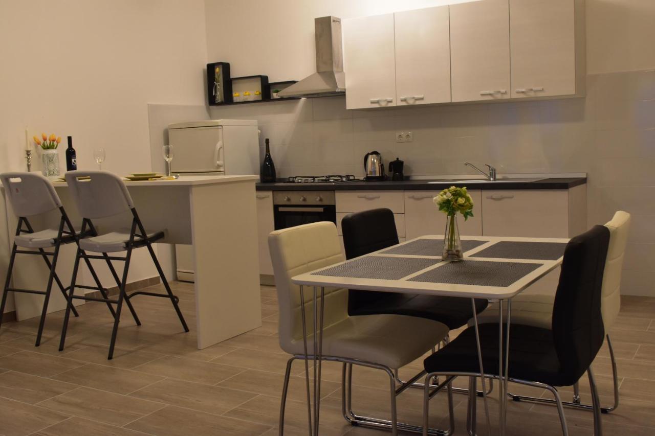 Family House Rebeka Apartment Ugljan Exterior photo